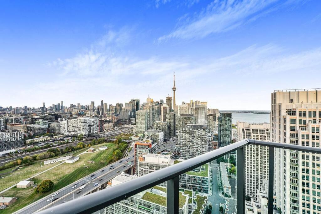 Penthouse Corner Suite With Panoramic 12 Ft Windows Toronto Exterior photo